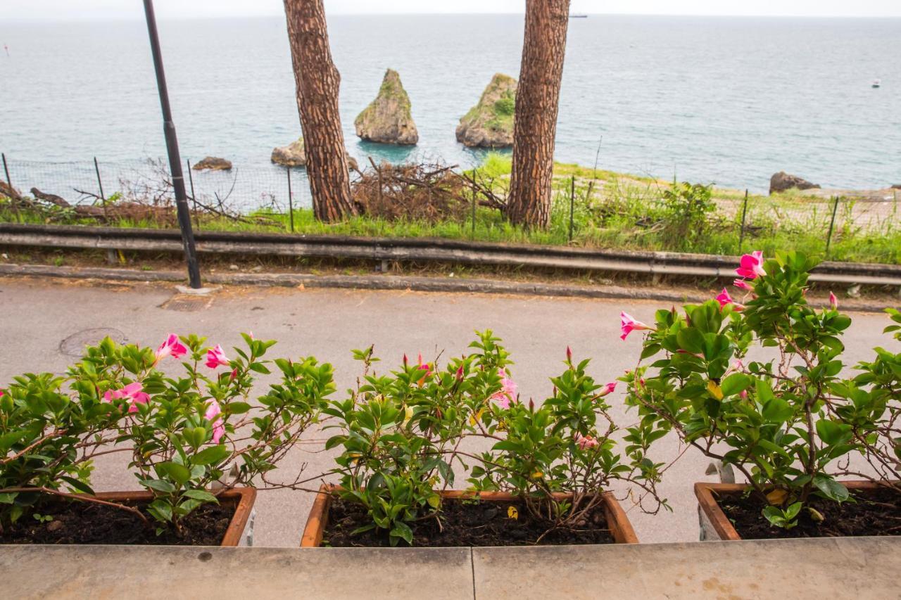 Luxurious Apartment By The Sea Vietri sul Mare Exterior photo